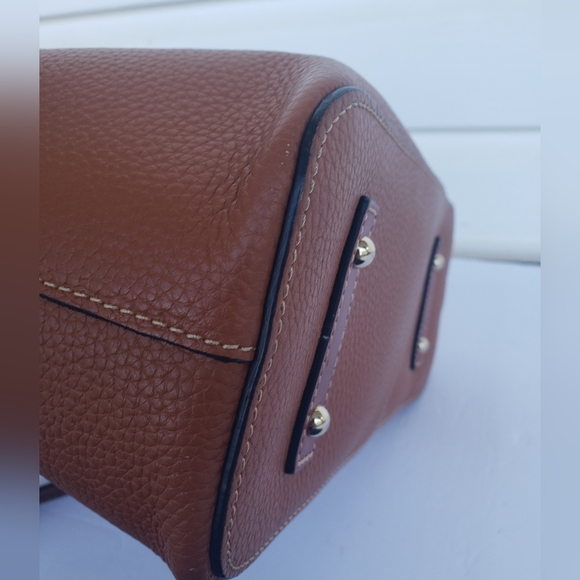 Y2K EUC Dooney & Bourke Leather All Weather Handbag Crossbody!!!! - Picture 13 of 16